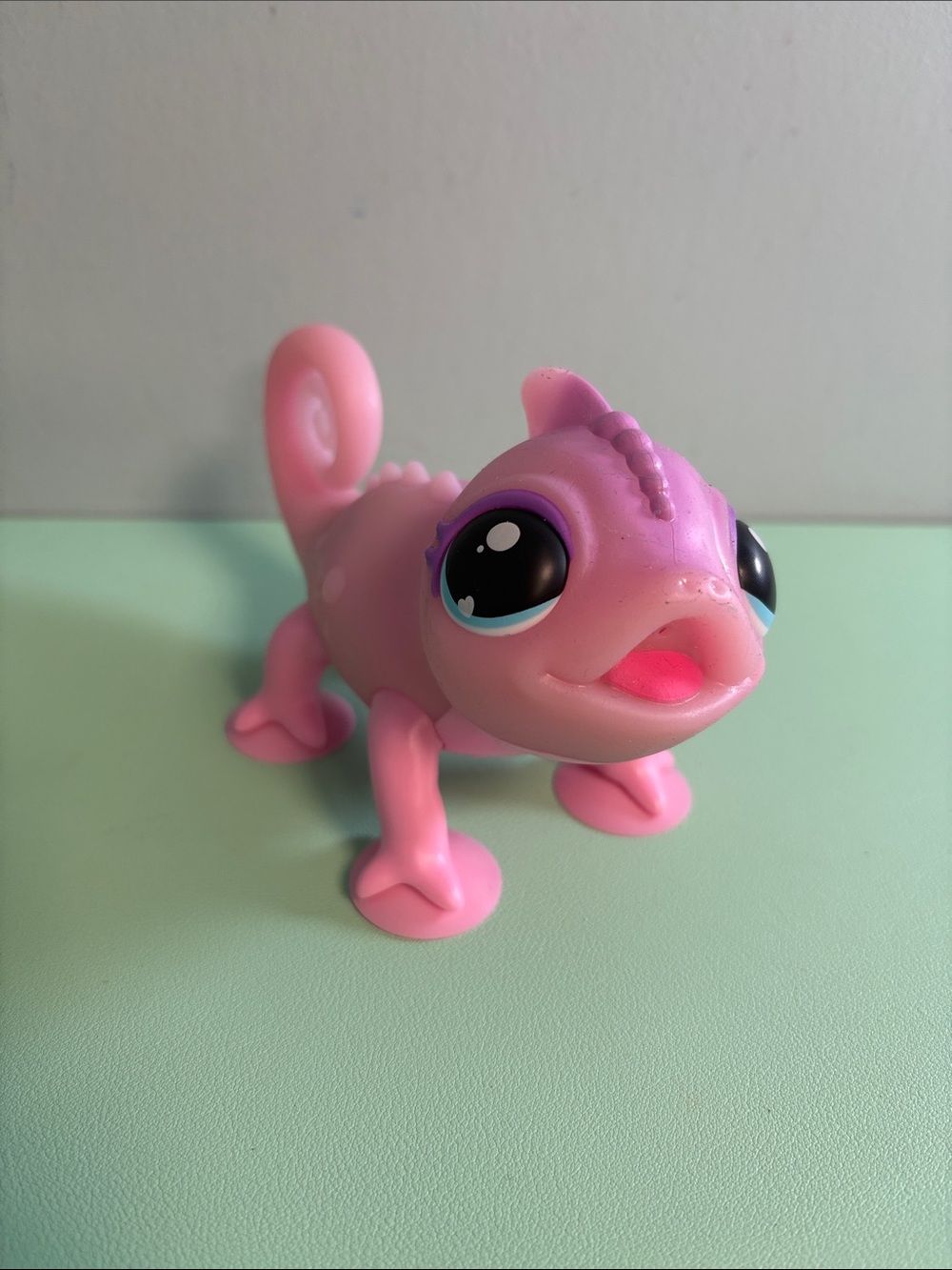 Little Live Pet Nova Pink Bright Light Chameleon Interactive Kids Toy
